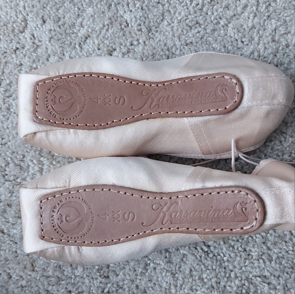 Karsavina Ballet Pointe Shoes - Women US Size 6.5 - Picture 9 of 15